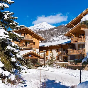 Skissim Premium - Résidence Le Hameau Du Rocher Blanc 4* By Travelski Saint-Chaffrey